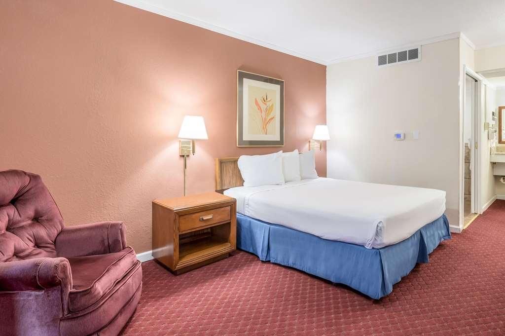 Americas Best Value Inn St. Joseph At I-29 Habitación foto