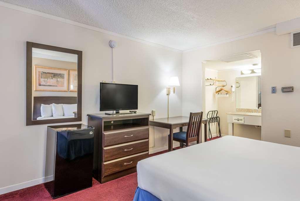 Americas Best Value Inn St. Joseph At I-29 Habitación foto